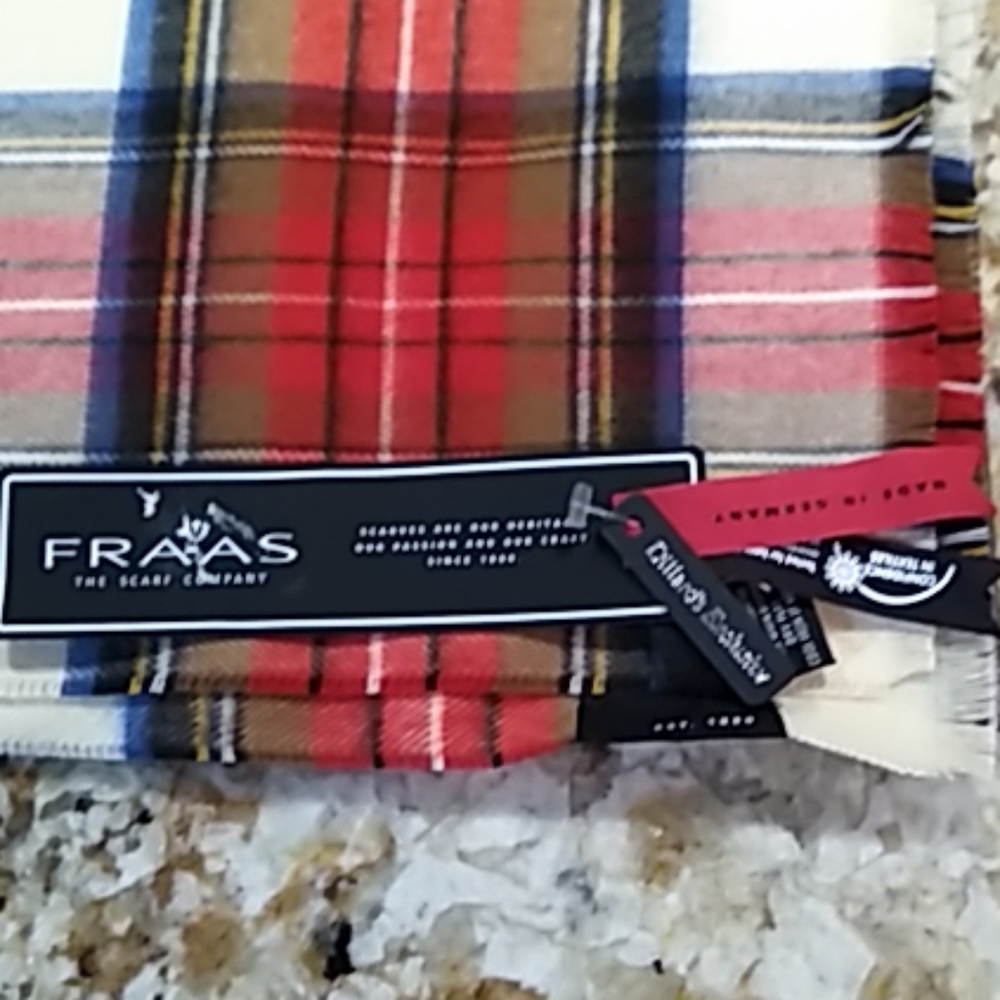 Scraf - Picture 3 of 4